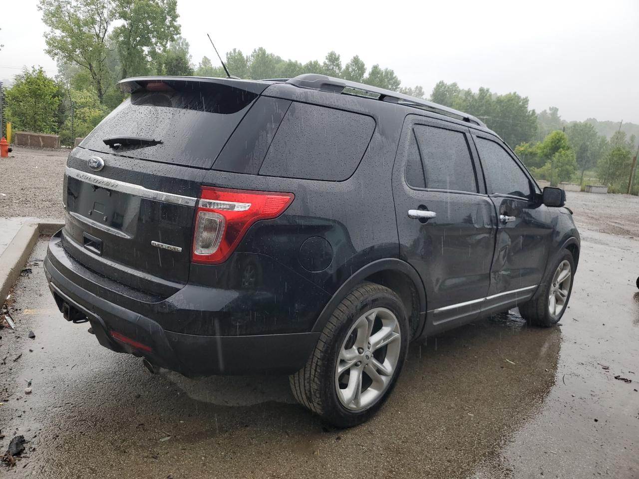 Image 3 of 2013 FORD EXPLORER LIMITED 2013 with VIN 1FM5K7F81DGC43881