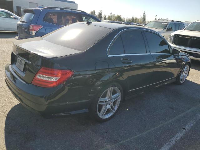 Obraz 3 z 2013 MERCEDES-BENZ C 250 2013 z VIN WDDGF4HB0DR277636