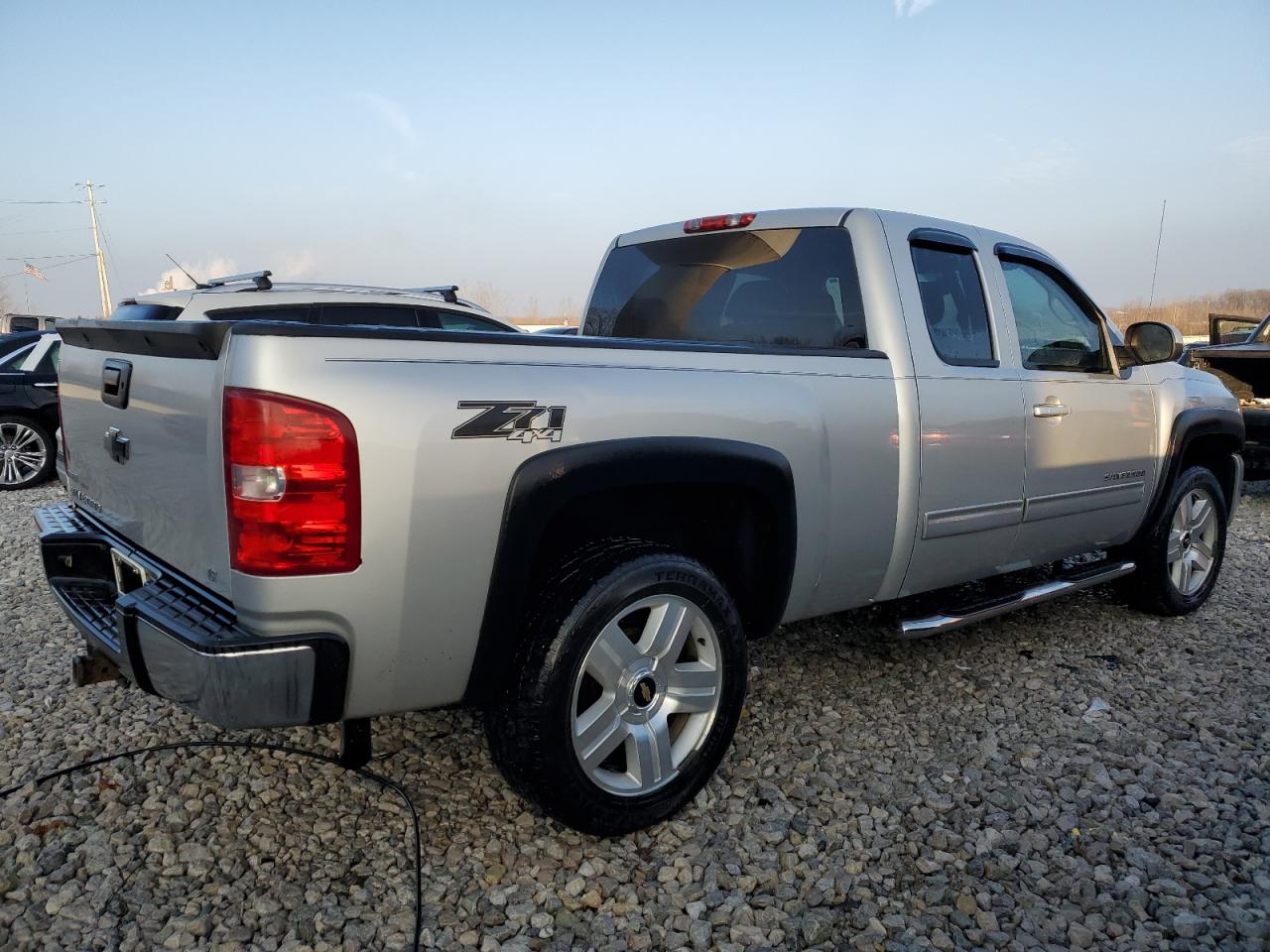 Изображение 3 2010 CHEVROLET SILVERADO K1500 LT 2010 с VIN 1GCSKSE38AZ157791
