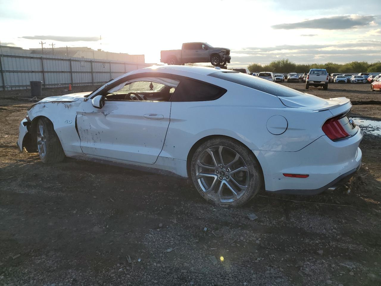 Image 2 of 2019 FORD MUSTANG GT 2019 with VIN 1FA6P8CF0K5118016