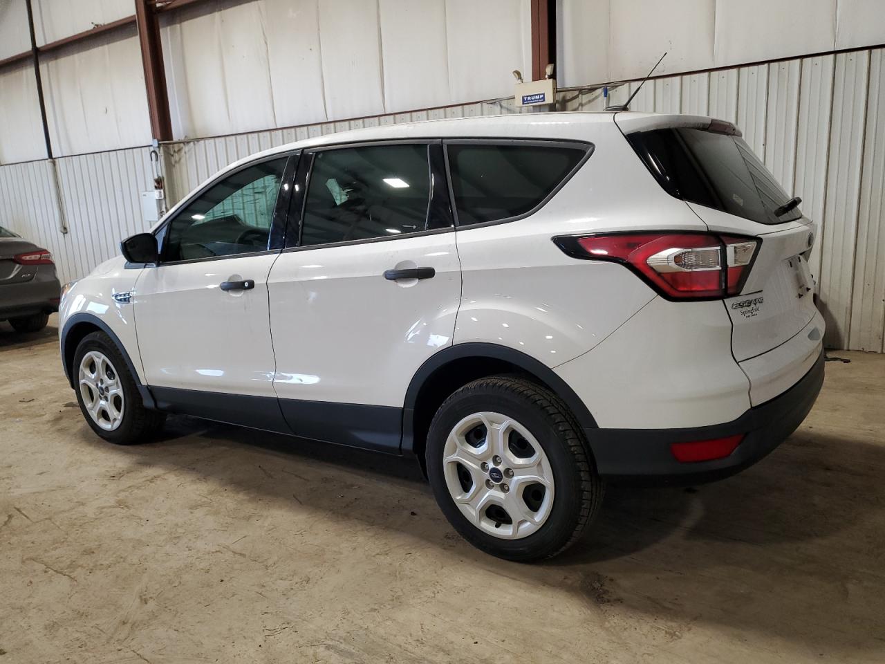 Изображение 2 2017 FORD ESCAPE S 2017 с VIN 1FMCU0F74HUE83496