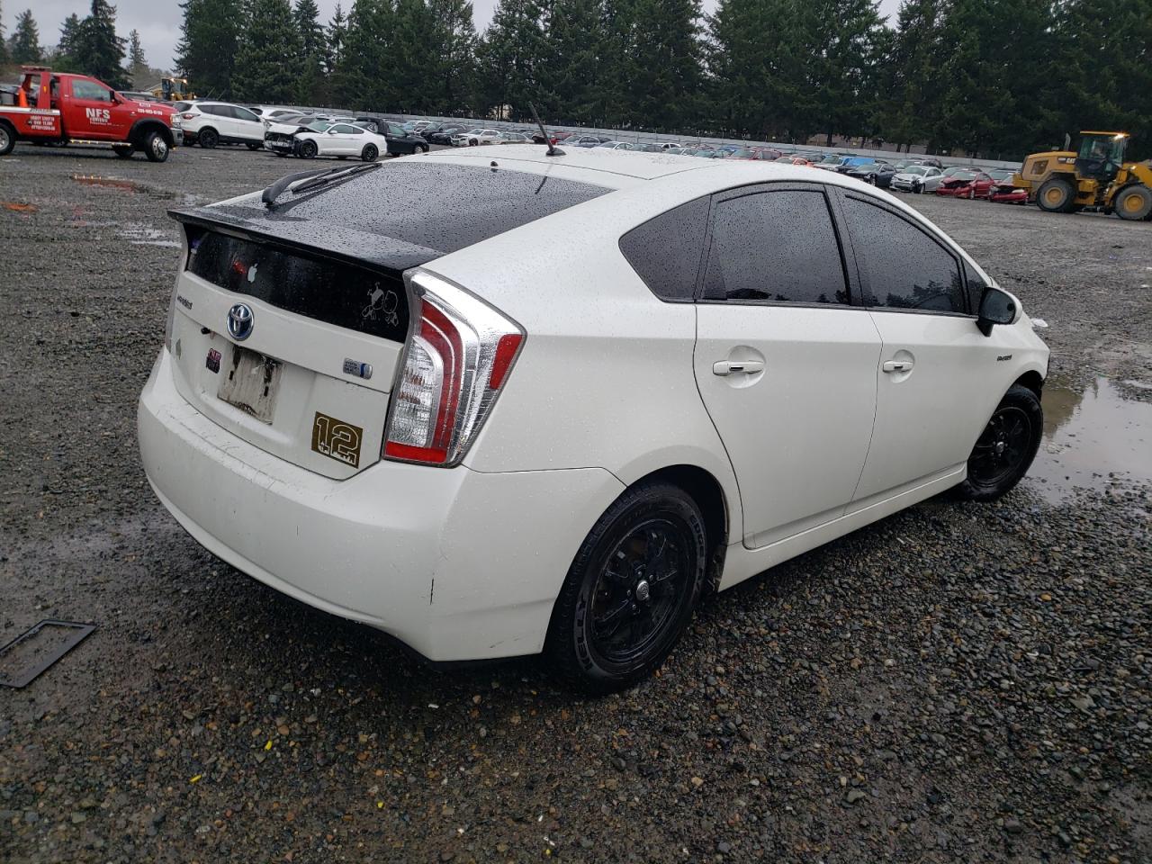 Изображение 3 2014 TOYOTA PRIUS  2014 с VIN JTDKN3DU4E1783169