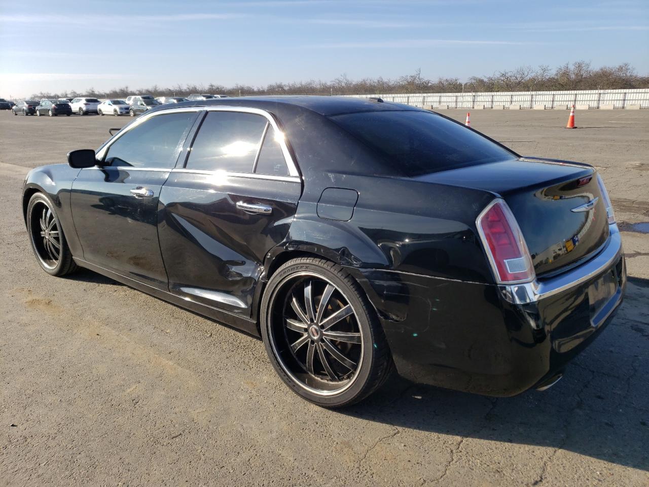 Obraz 2 z 2013 CHRYSLER 300C  2013 z VIN 2C3CCAET0DH556537