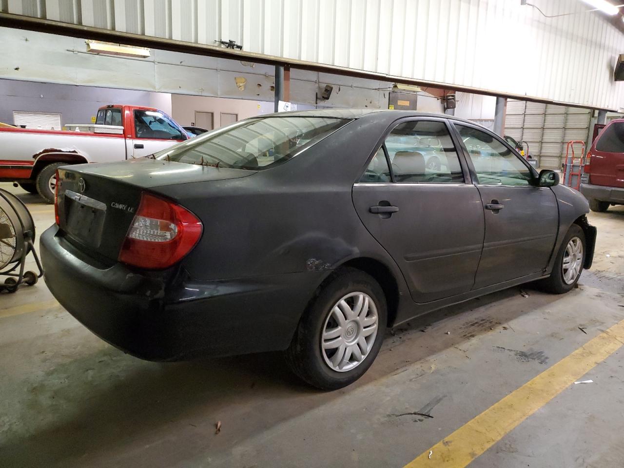 Image 3 of 2004 TOYOTA CAMRY LE 2004 with VIN 4T1BE32K64U320217