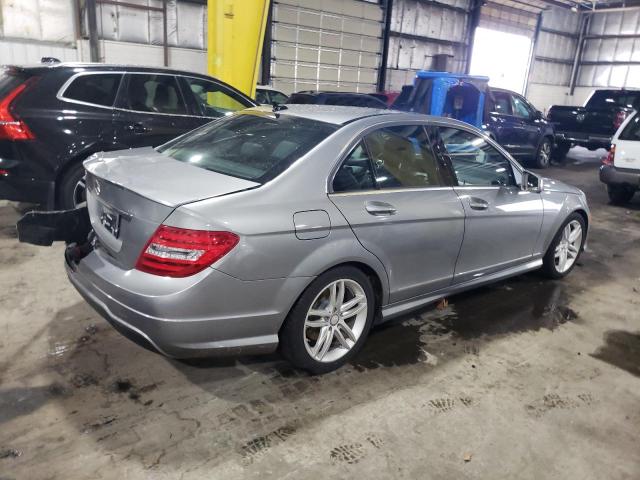 Obraz 3 z 2013 MERCEDES-BENZ C 250 2013 z VIN WDDGF4HB6DA779369