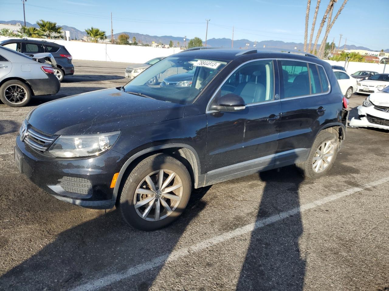 Изображение 1 2017 VOLKSWAGEN TIGUAN WOLFSBURG 2017 с VIN WVGRV7AXXHK013931