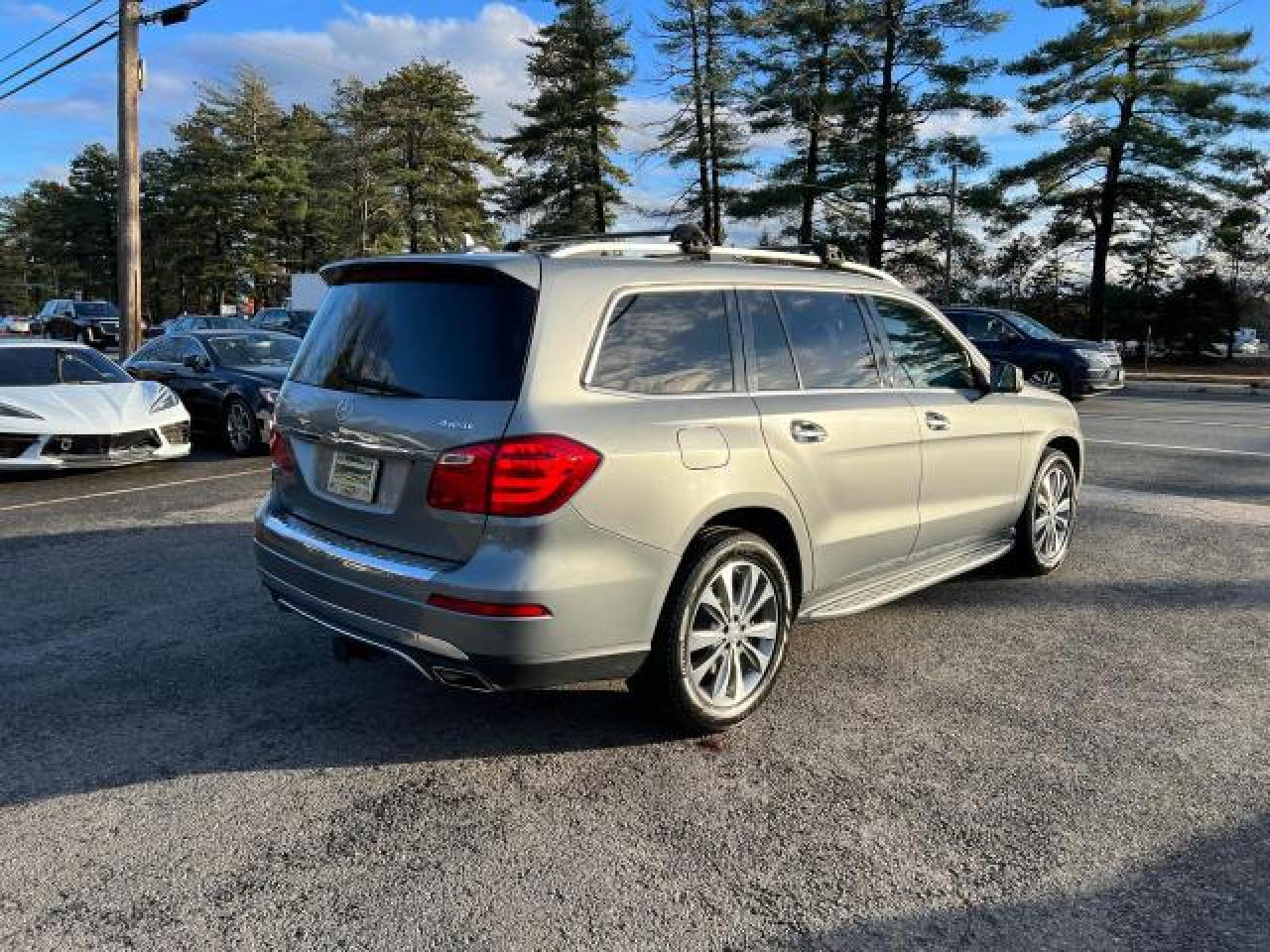 Image 3 of 2014 MERCEDES-BENZ GL 450 4MATIC 2014 with VIN 4JGDF7CE2EA317873