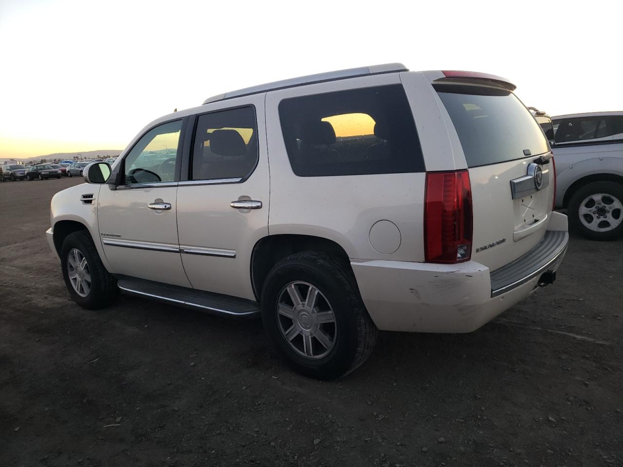 Image 2 of 2007 CADILLAC ESCALADE LUXURY 2007 with VIN 1GYEC63857R318794