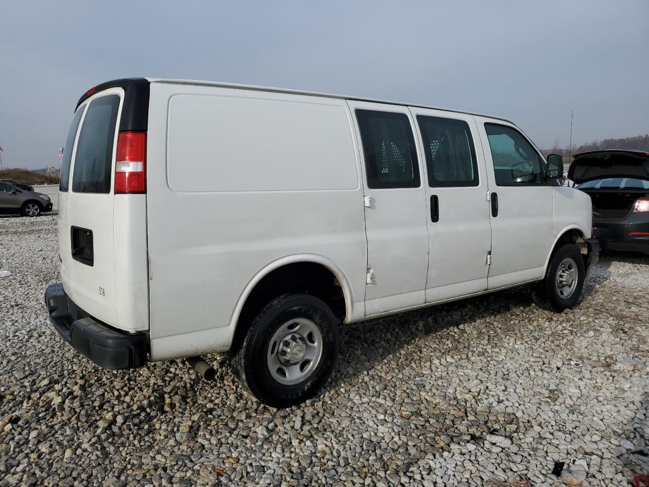 Obraz 3 z 2021 CHEVROLET EXPRESS G2500  2021 z VIN 1GCWGAFP0M1309578