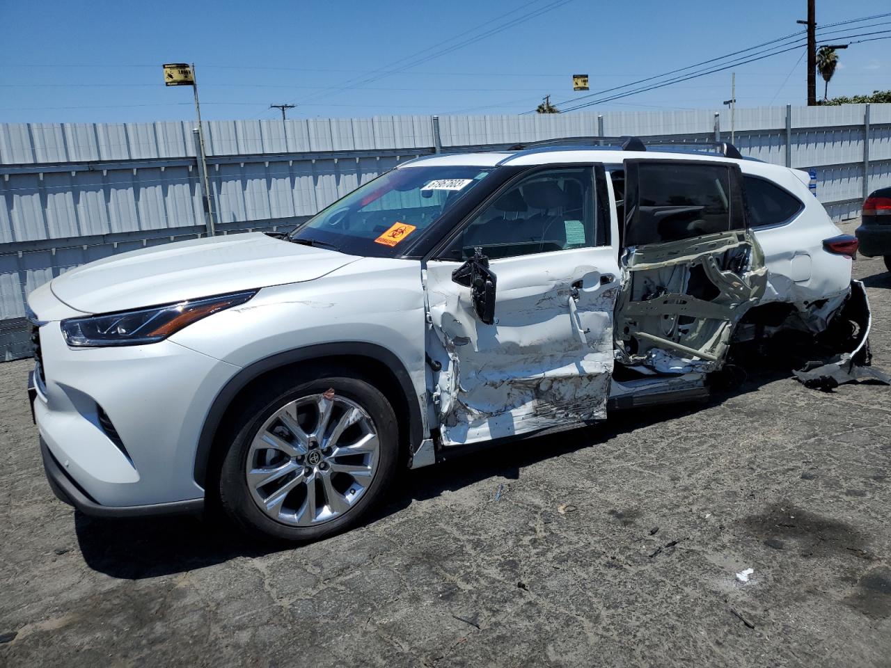 Image 1 of 2022 TOYOTA HIGHLANDER LIMITED 2022 with VIN 5TDYZRAH5NS115702