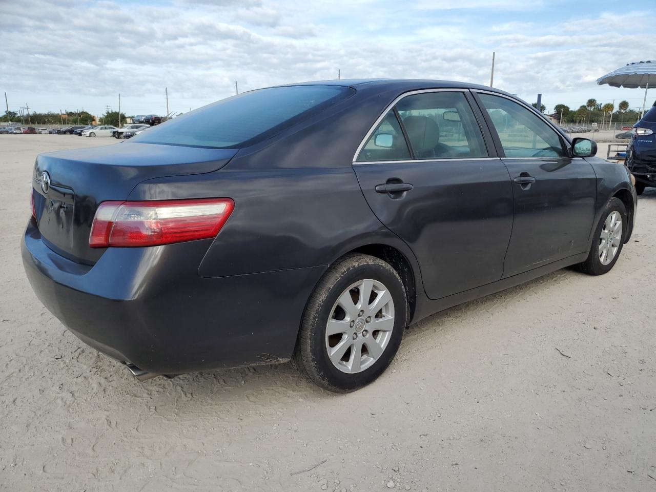 Image 3 of 2007 TOYOTA CAMRY LE 2007 with VIN 4T1BK46K77U521122