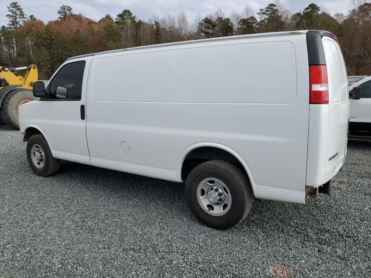 Image 2 of 2017 CHEVROLET EXPRESS G2500  2017 with VIN 1GCWGAFF4H1321200