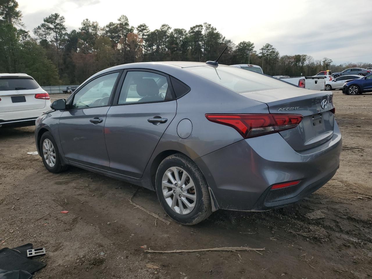 Image 2 of 2018 HYUNDAI ACCENT SE 2018 with VIN 3KPC24A36JE025498