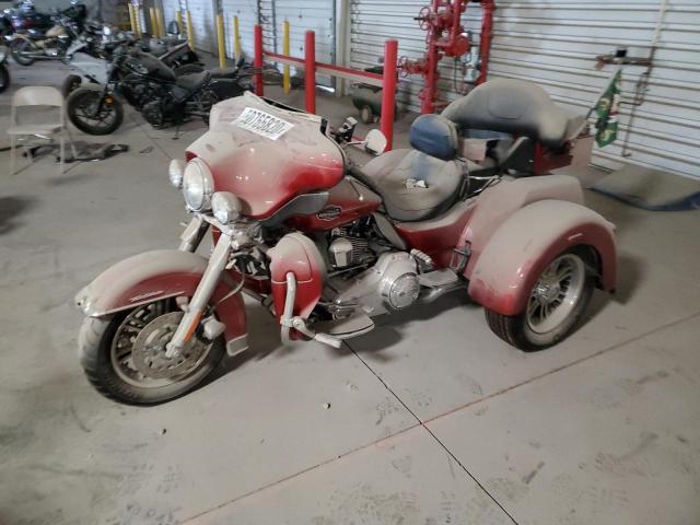 Obraz 2 z 2013 HARLEY-DAVIDSON FLHTCUTG TRI GLIDE ULTRA CLASSIC 2013 z VIN 1HD1MAM11DB857051