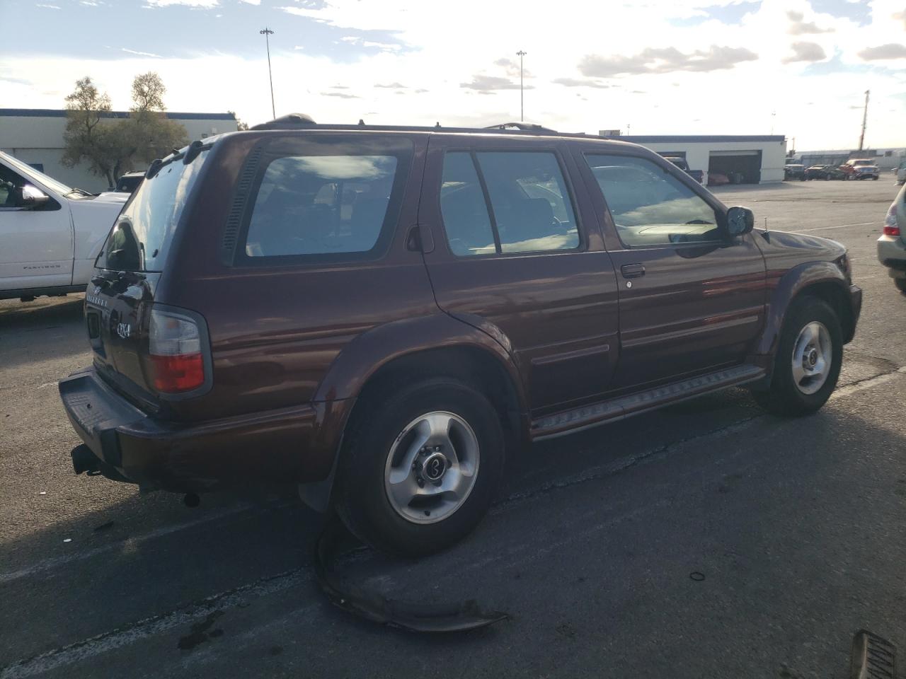 Obraz 3 z 1997 INFINITI QX4  1997 z VIN JNRAR05Y5VW006809