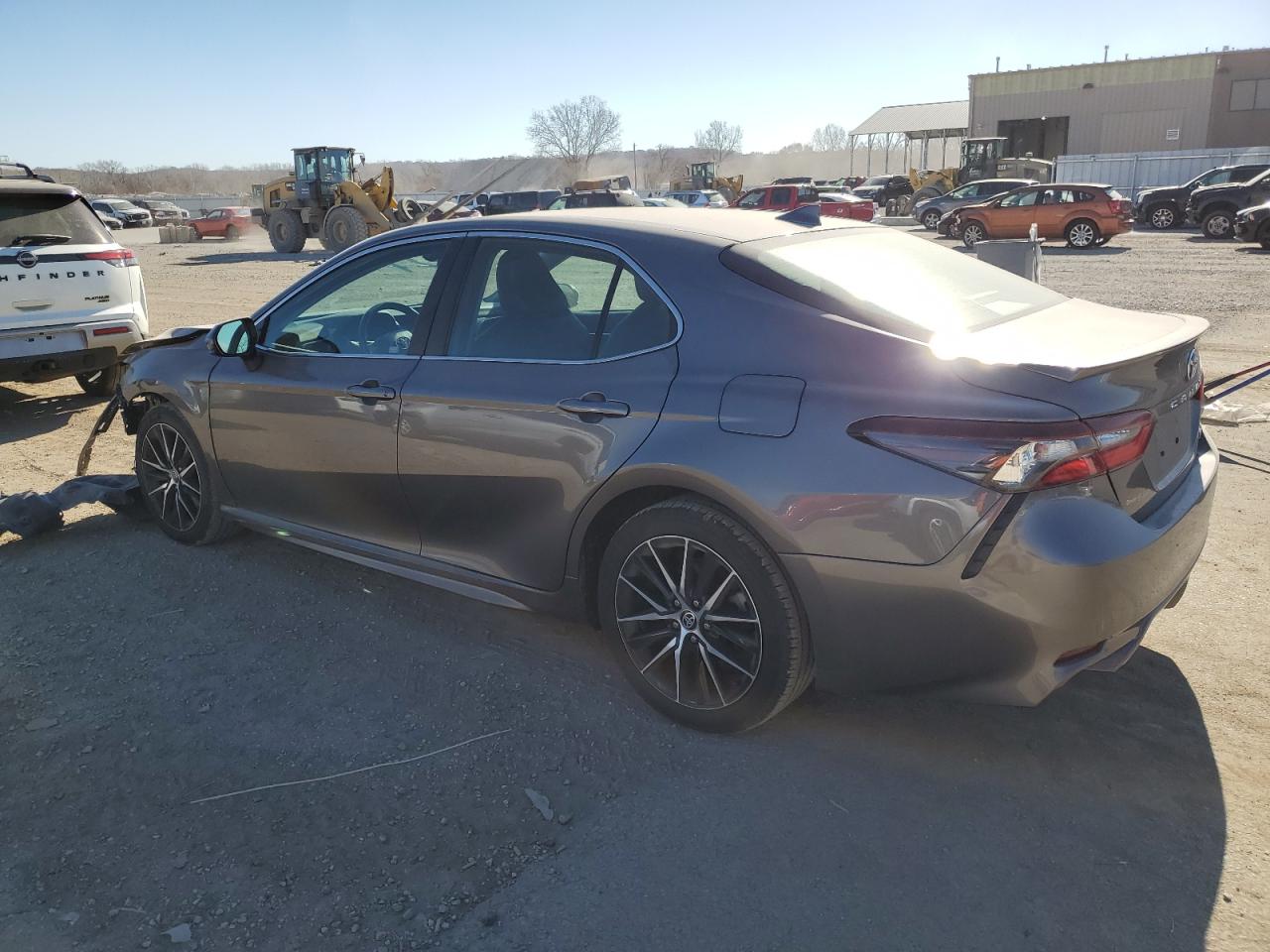 Obraz 2 z 2021 TOYOTA CAMRY SE 2021 z VIN 4T1G11AK4MU519970