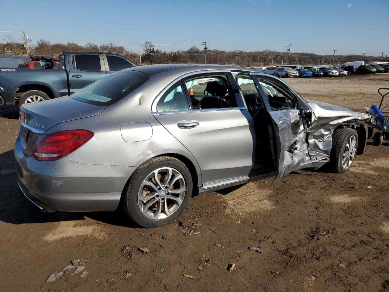 Image 3 of 2015 MERCEDES-BENZ C 300 4MATIC 2015 with VIN 55SWF4KB0FU081492