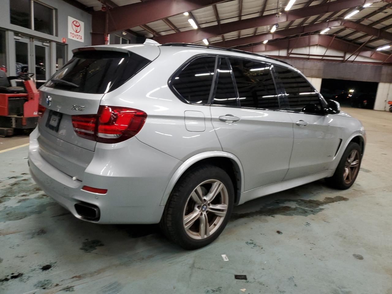 Изображение 3 2017 BMW X5 XDRIVE35I 2017 с VIN 5UXKR0C31H0V71172