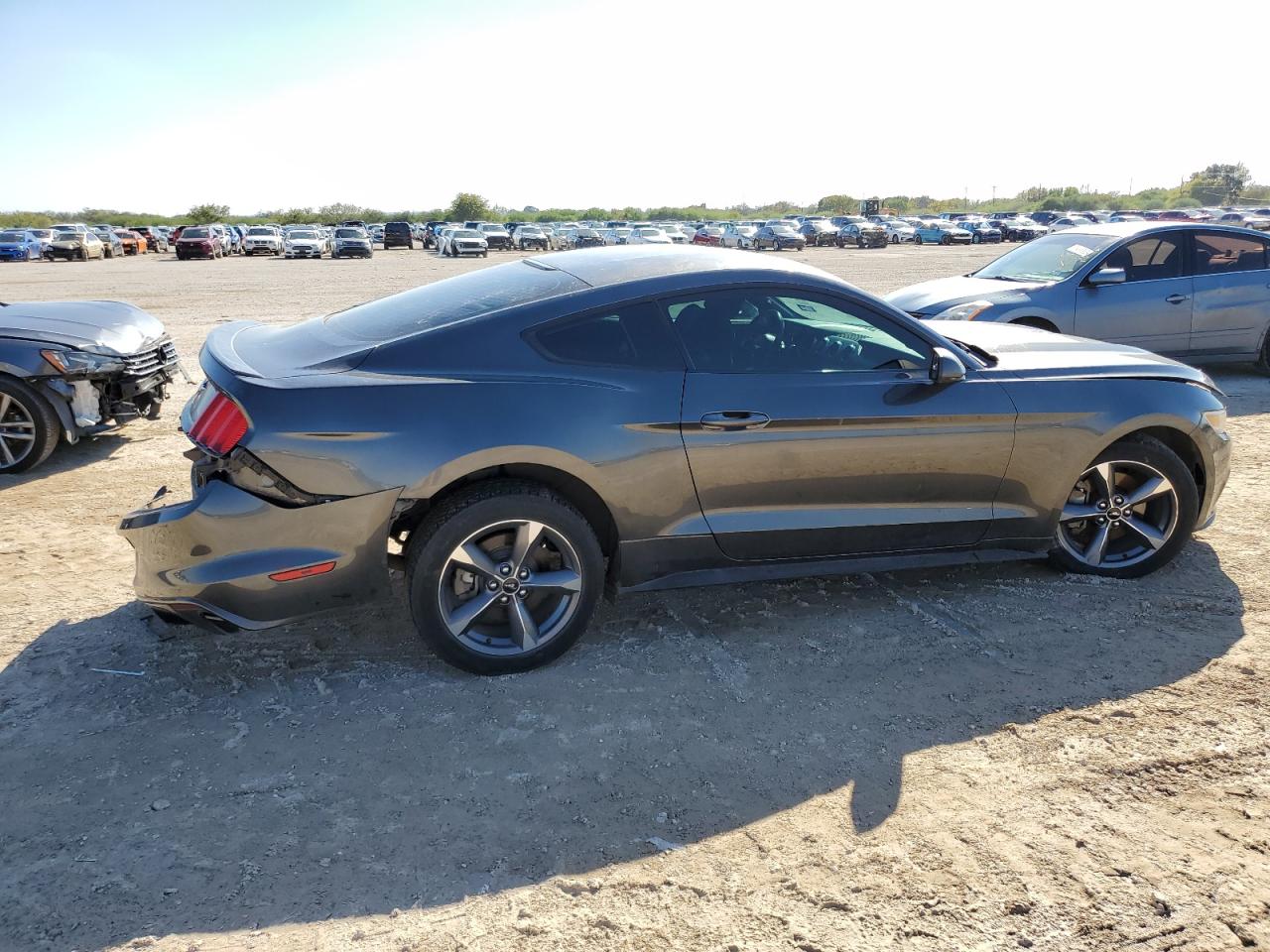 Obraz 3 z 2016 FORD MUSTANG  2016 z VIN 1FA6P8AM9G5267467