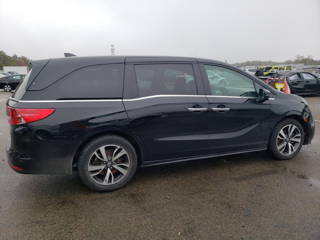Obraz 3 z 2021 HONDA ODYSSEY TOURING 2021 z VIN 5FNRL6H83MB031360