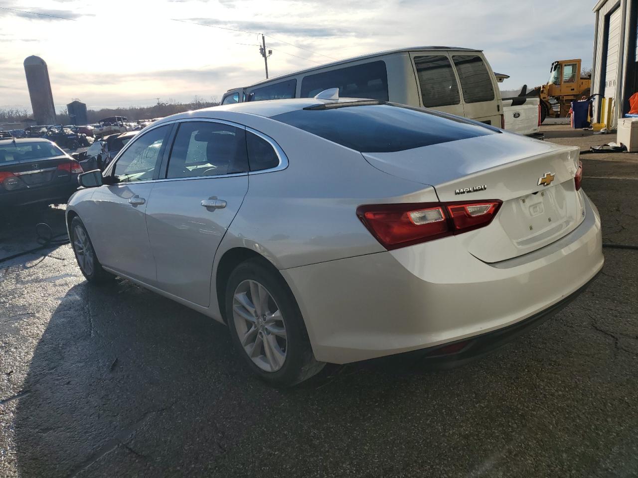 Изображение 2 2017 CHEVROLET MALIBU LT 2017 с VIN 1G1ZE5ST9HF208487