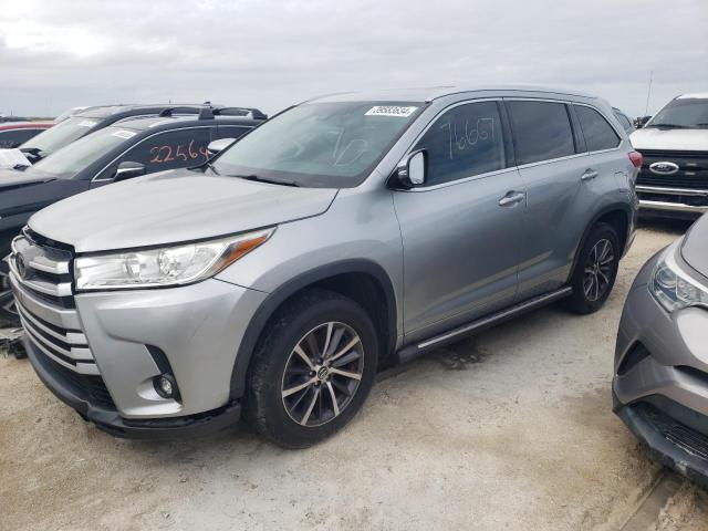 Image 1 of 2018 TOYOTA HIGHLANDER SE 2018 with VIN 5TDKZRFH8JS544860