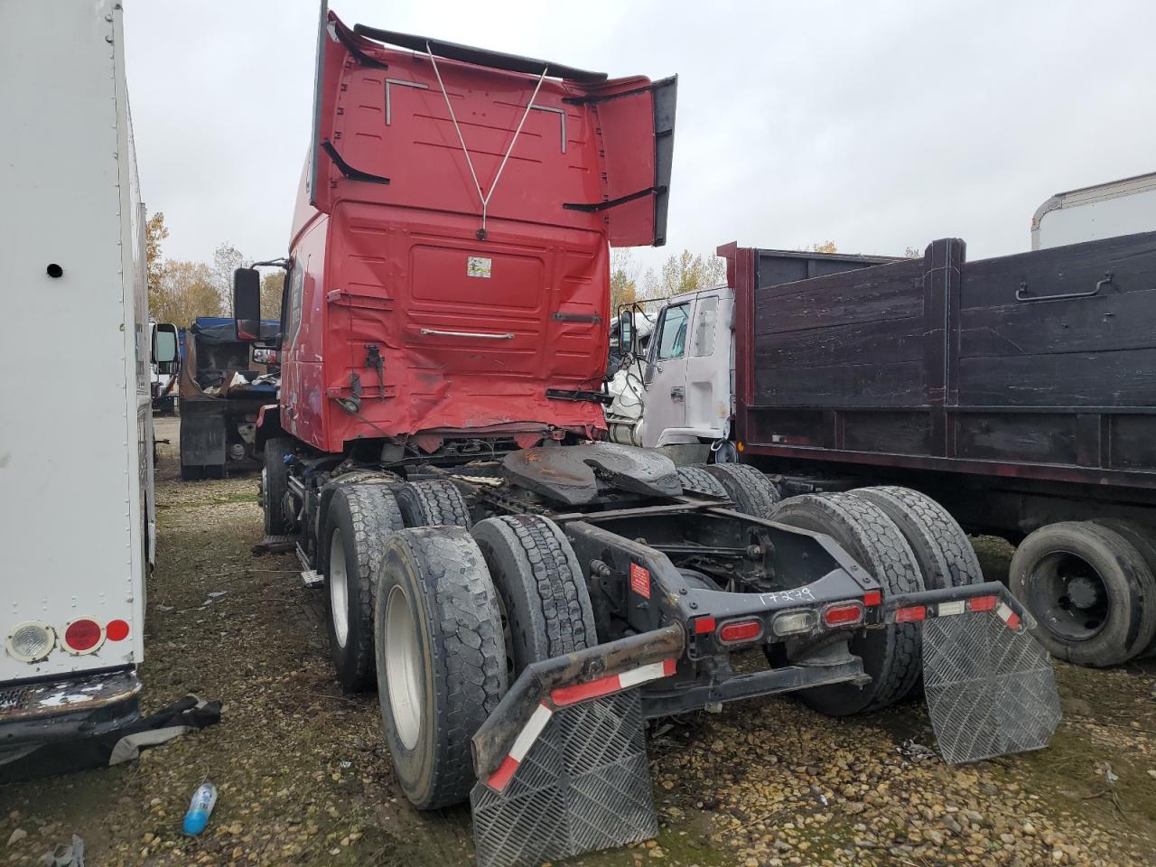Image 3 of 2017 VOLVO VN VNL 2017 with VIN 4V4NC9TH0HN989701