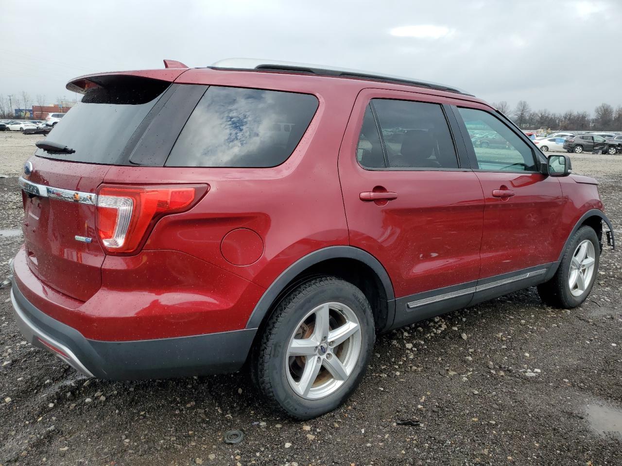 Image 3 of 2016 FORD EXPLORER XLT 2016 with VIN 1FM5K8D80GGB87641