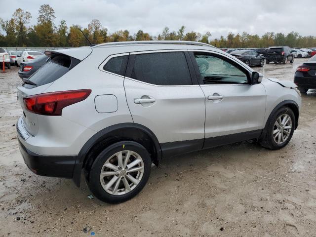 Image 3 of 2017 NISSAN ROGUE SPORT S 2017 with VIN JN1BJ1CP2HW000761