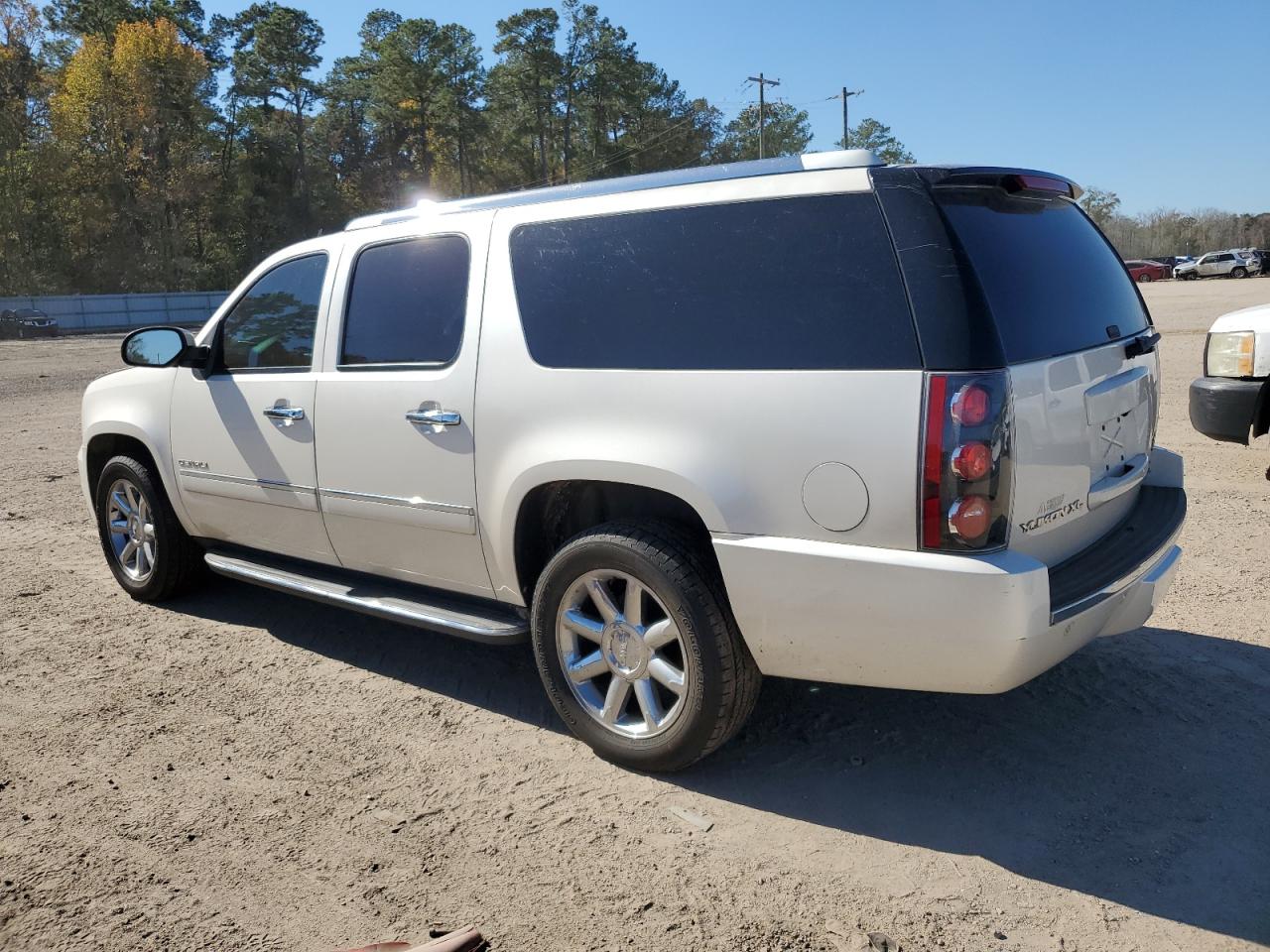 Obraz 2 z 2013 GMC YUKON XL DENALI 2013 z VIN 1GKS2MEF7DR145095