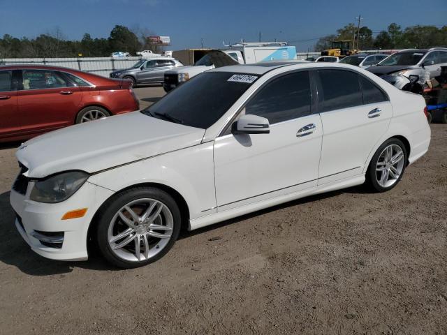 Image 1 of 2013 MERCEDES-BENZ C 250 2013 with VIN WDDGF4HB4DR292186