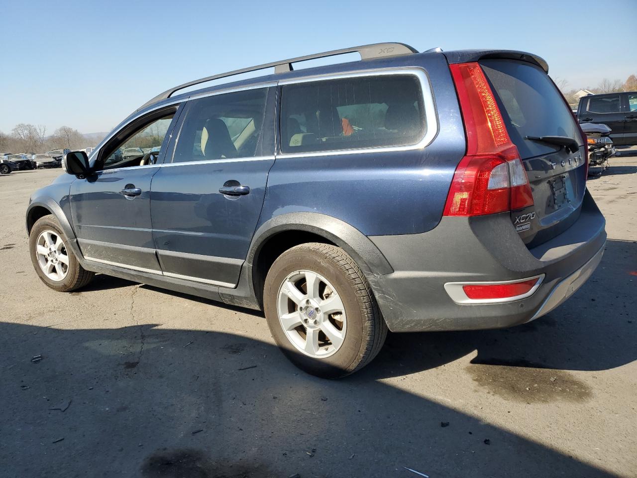 Image 2 of 2012 VOLVO XC70 3.2 2012 with VIN YV4940BZ7C1142607
