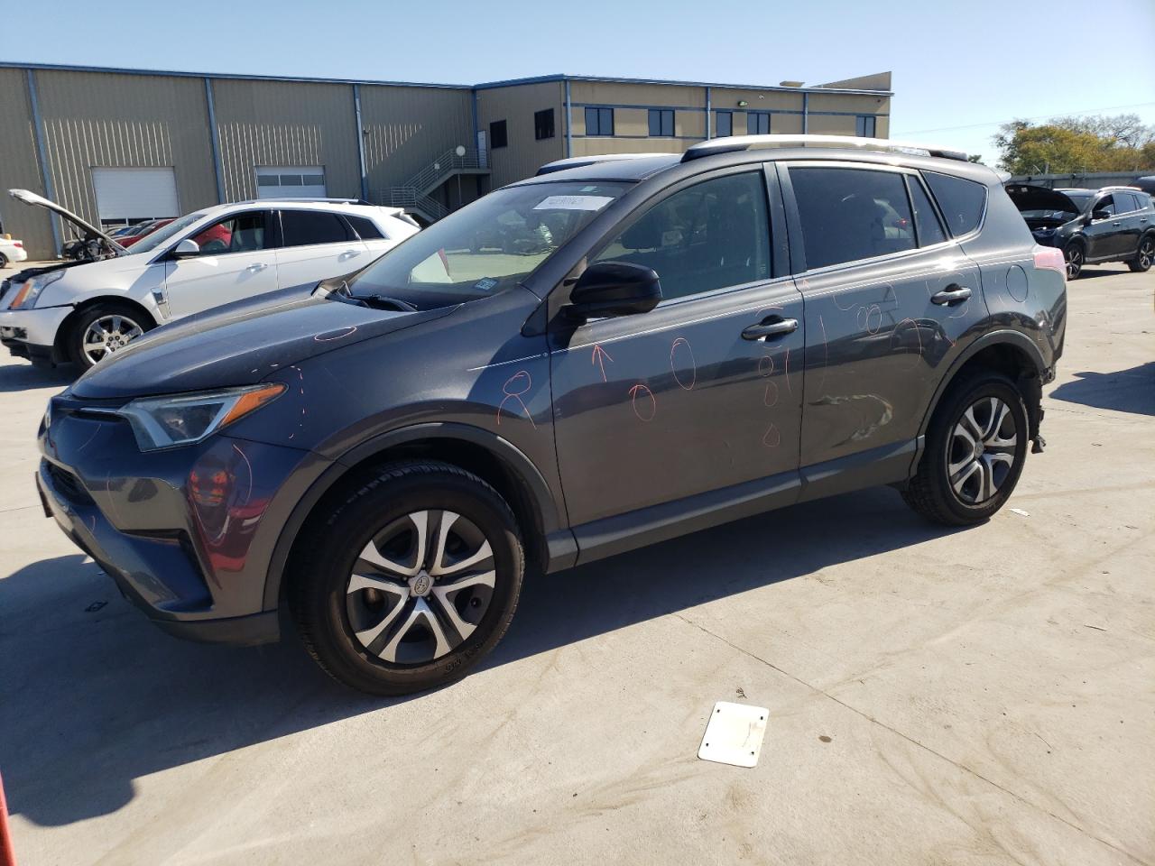 Image 1 of 2016 TOYOTA RAV4 LE 2016 with VIN JTMZFREV5GD090294