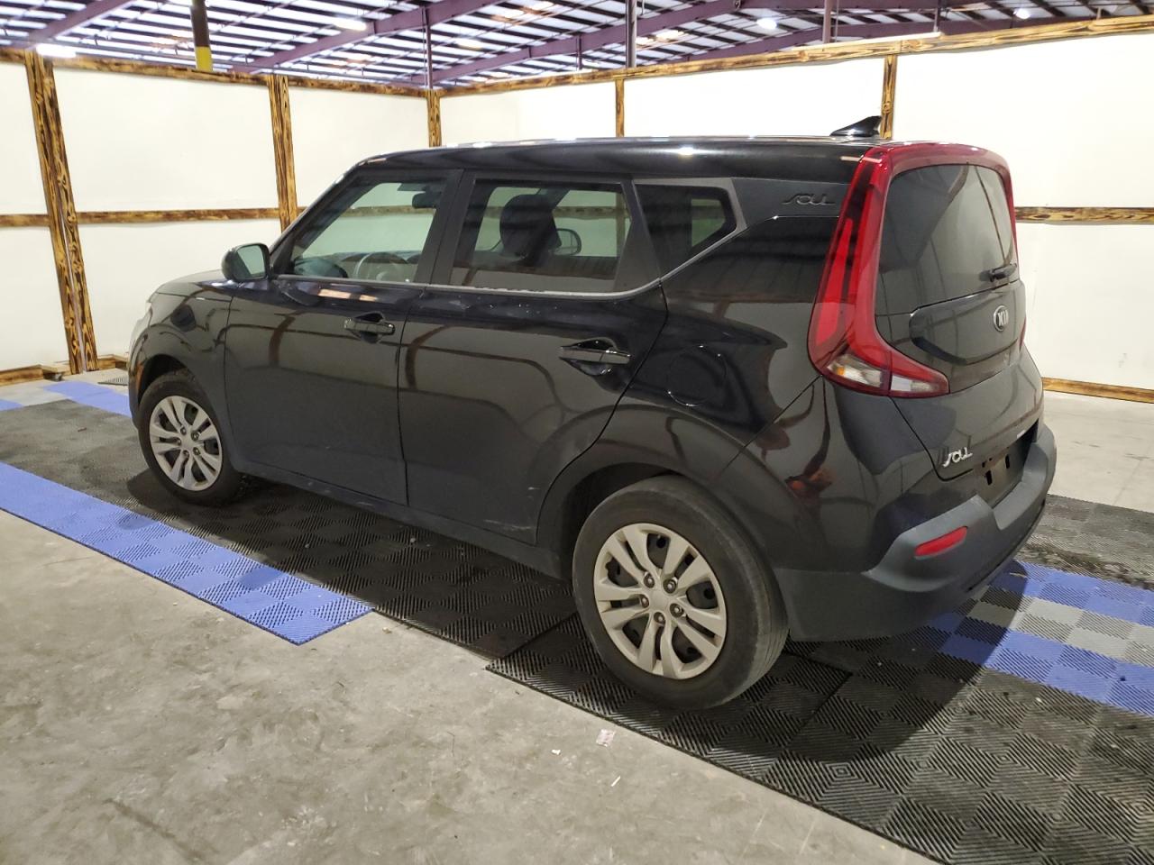 Изображение 2 2020 KIA SOUL LX 2020 с VIN KNDJ23AU9L7704937