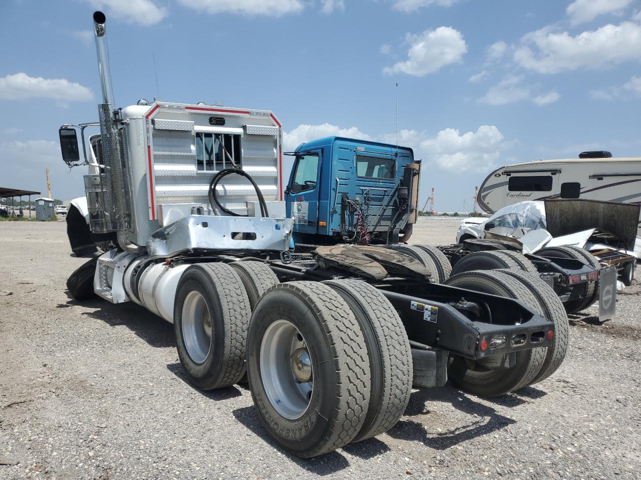 Image 3 of 2019 PETERBILT 389  2019 with VIN 1XPXD49X0KD606077