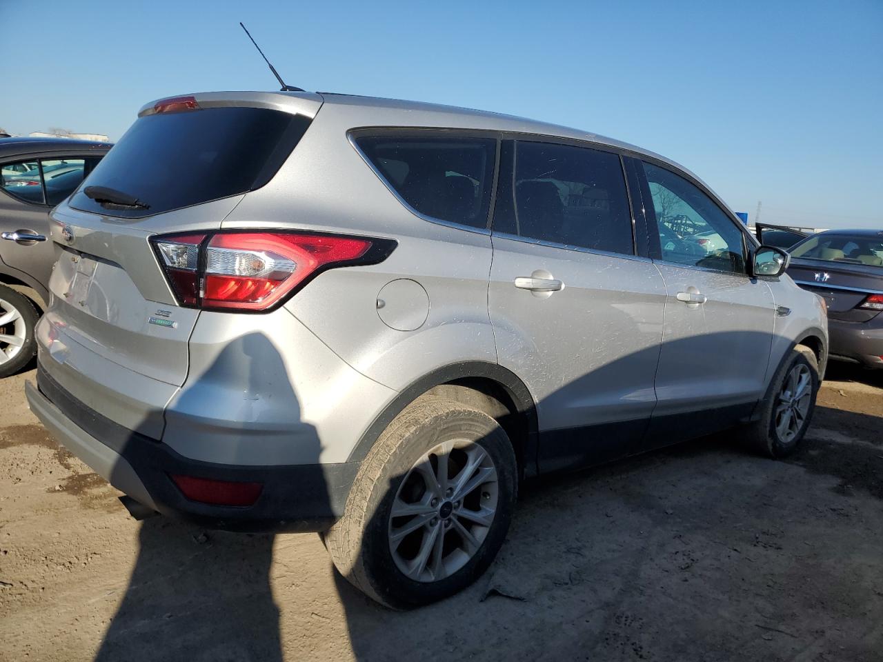 Изображение 3 2017 FORD ESCAPE SE 2017 с VIN 1FMCU0GD2HUD51969
