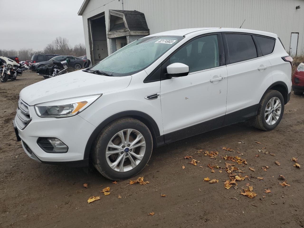 Image 1 of 2017 FORD ESCAPE SE 2017 with VIN 1FMCU0GD8HUC97657