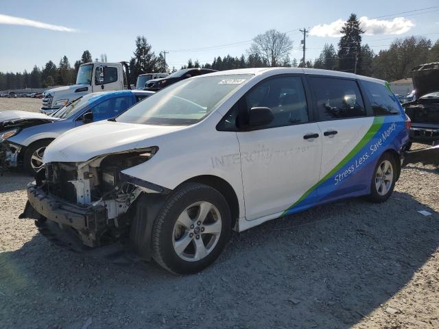 Obraz 1 z 2018 TOYOTA SIENNA L 2018 z VIN 5TDZZ3DC6JS938120