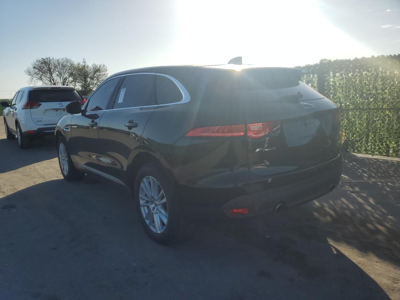 Obraz 2 z 2019 JAGUAR F-PACE PRESTIGE 2019 z VIN SADCK2GX8KA390398