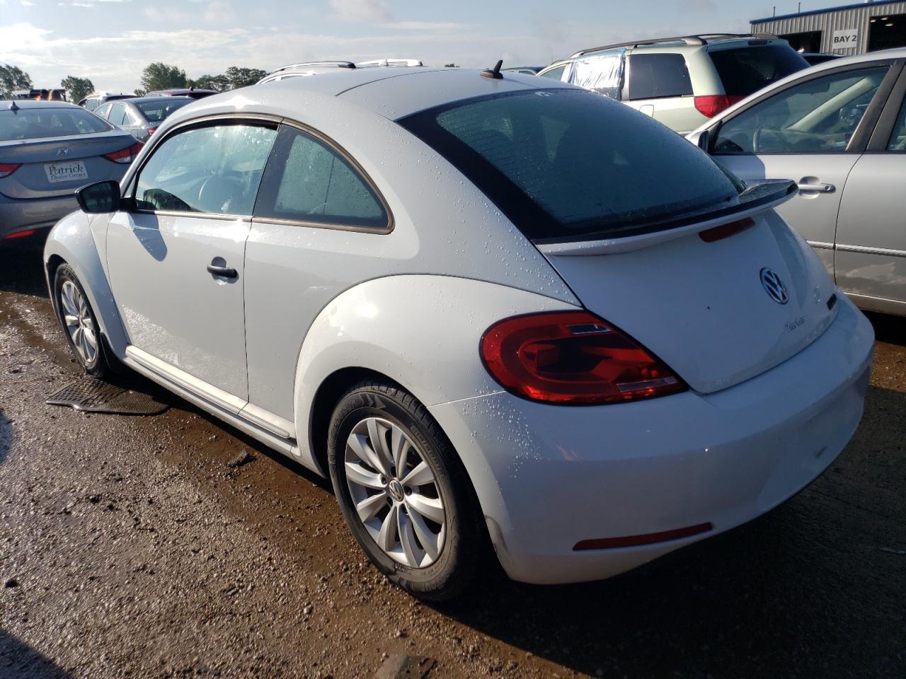 Image 2 of 2016 VOLKSWAGEN BEETLE 1.8T 2016 with VIN 3VWF17AT0GM602555