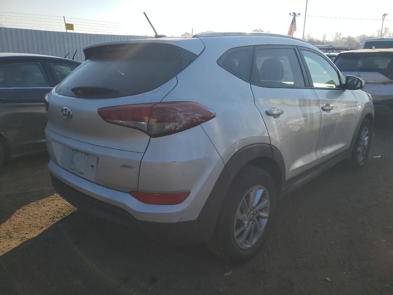 Image 3 of 2016 HYUNDAI TUCSON LIMITED 2016 with VIN KM8J3CA42GU182121