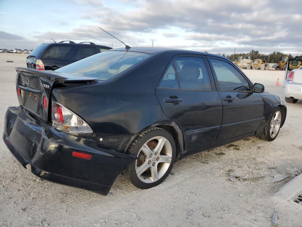 Изображение 3 2005 LEXUS IS 300 2005 с VIN JTHBD192650100049