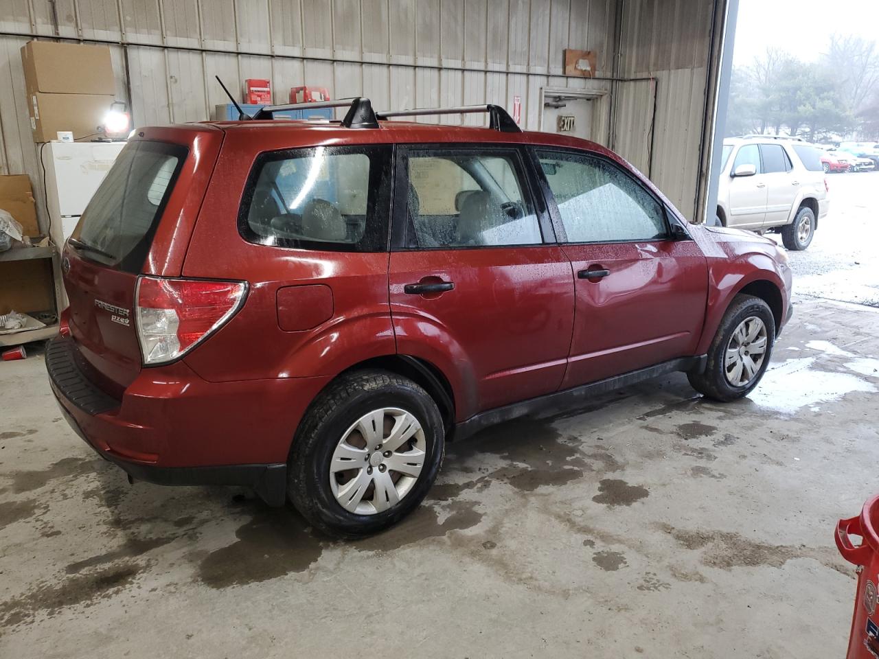 Obraz 3 z 2010 SUBARU FORESTER 2.5X 2010 z VIN JF2SH6AC2AH740828