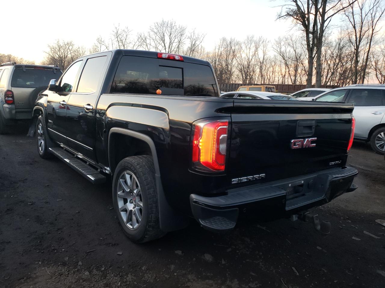 Изображение 2 2018 GMC SIERRA K1500 DENALI 2018 с VIN 3GTU2PEJ2JG260273