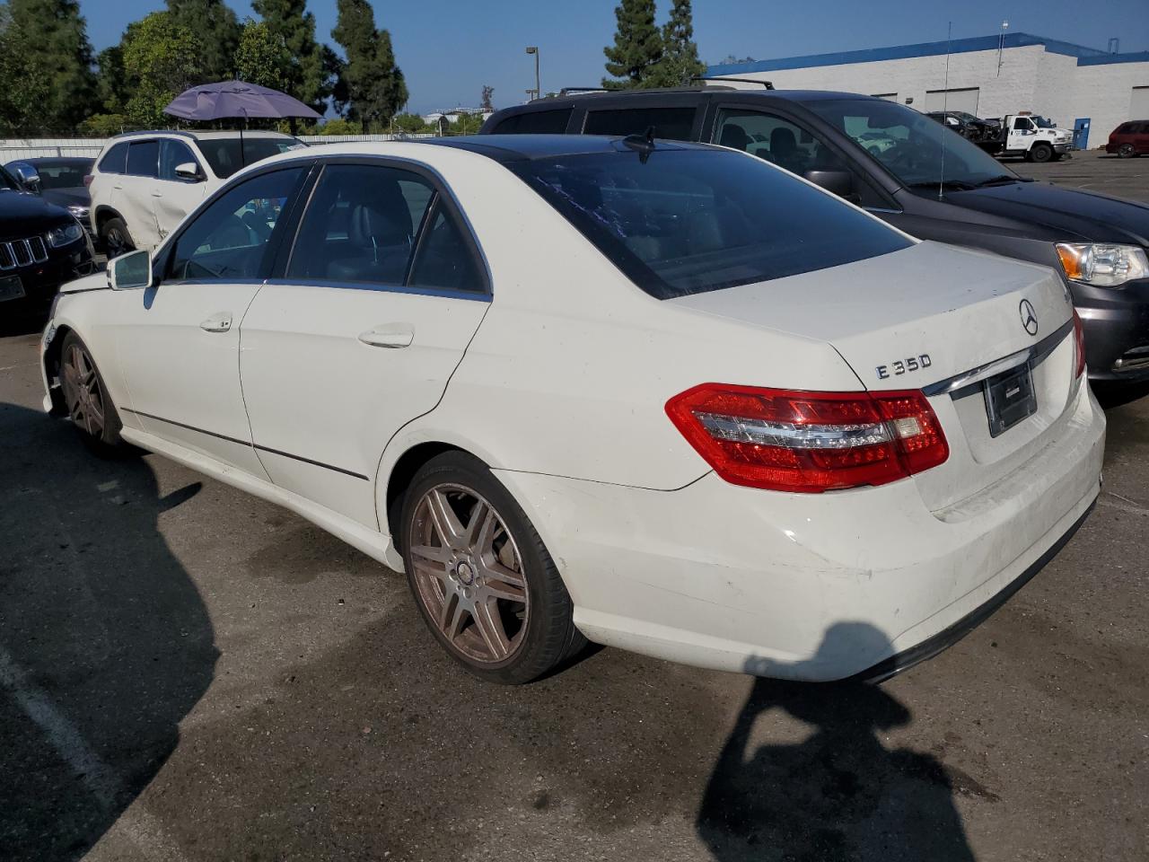 Obraz 2 z 2010 MERCEDES-BENZ E 350 4MATIC 2010 z VIN WDDHF8HB9AA142886