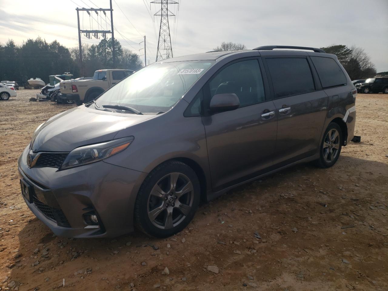 Изображение 1 2018 TOYOTA SIENNA SE 2018 с VIN 5TDXZ3DC9JS914952