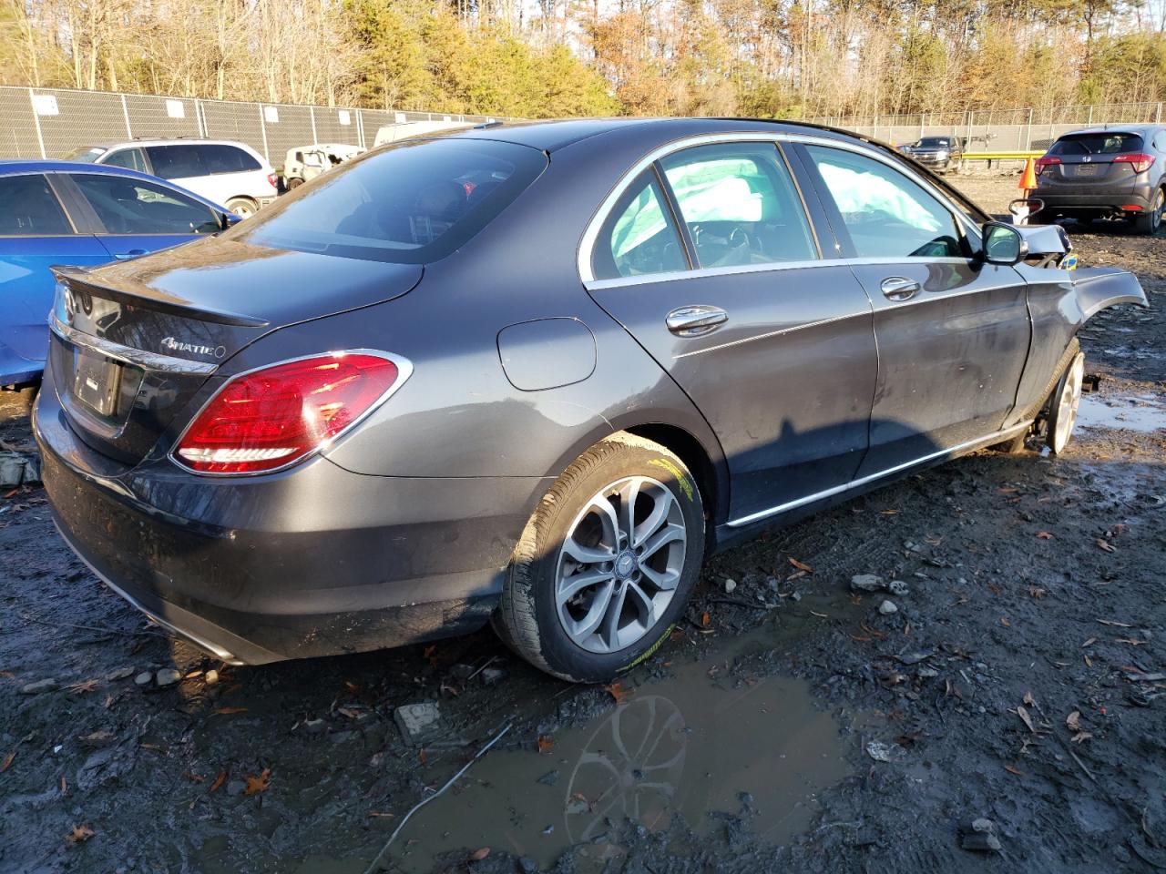 Image 3 of 2016 MERCEDES-BENZ C 300 4MATIC 2016 with VIN 55SWF4KB3GU111005