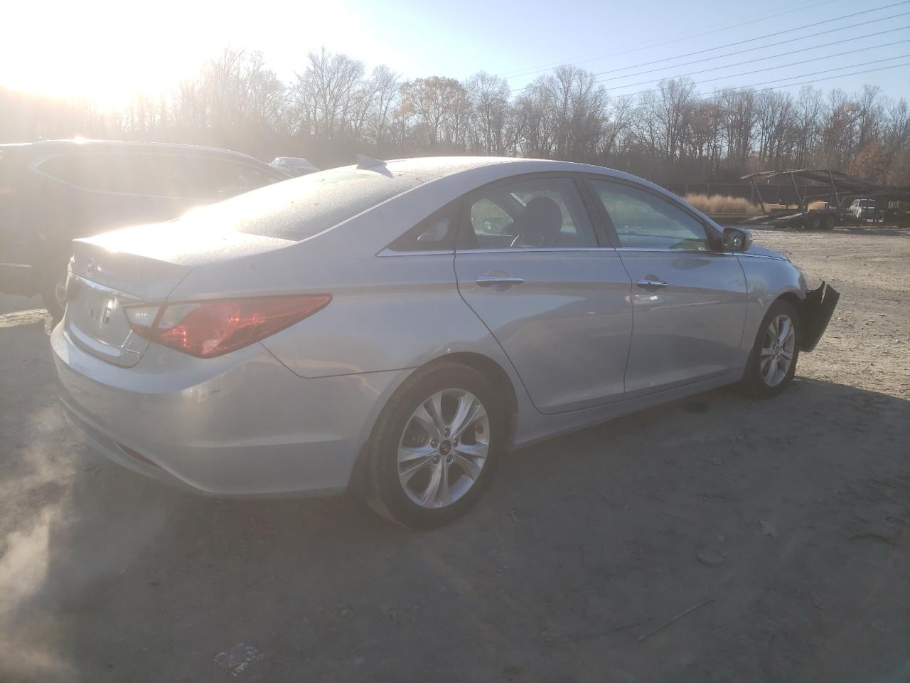 Image 3 of 2013 HYUNDAI SONATA SE 2013 with VIN 5NPEC4ACXDH649813