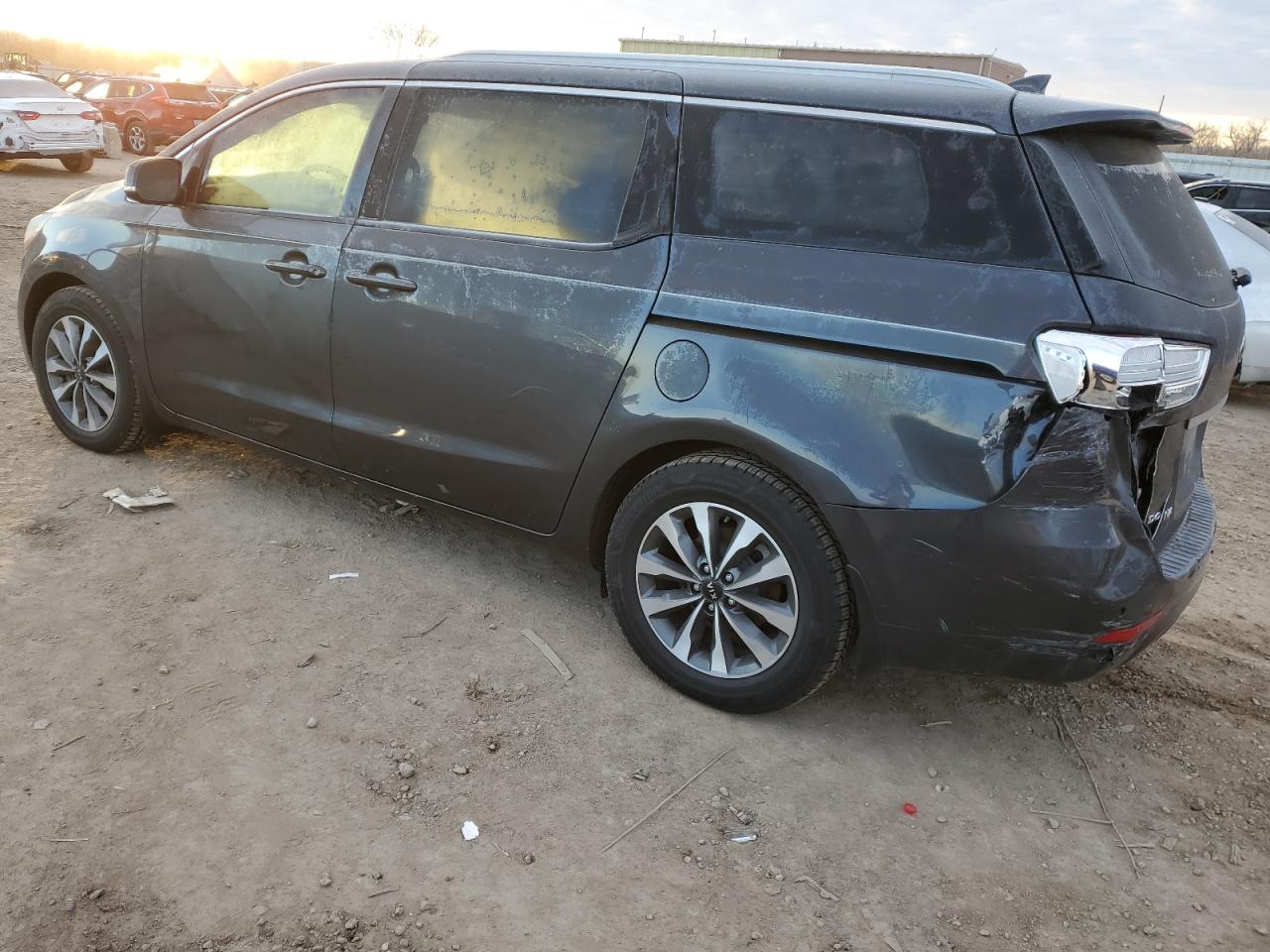 Изображение 2 2015 KIA SEDONA EX 2015 с VIN KNDMC5C14F6018064