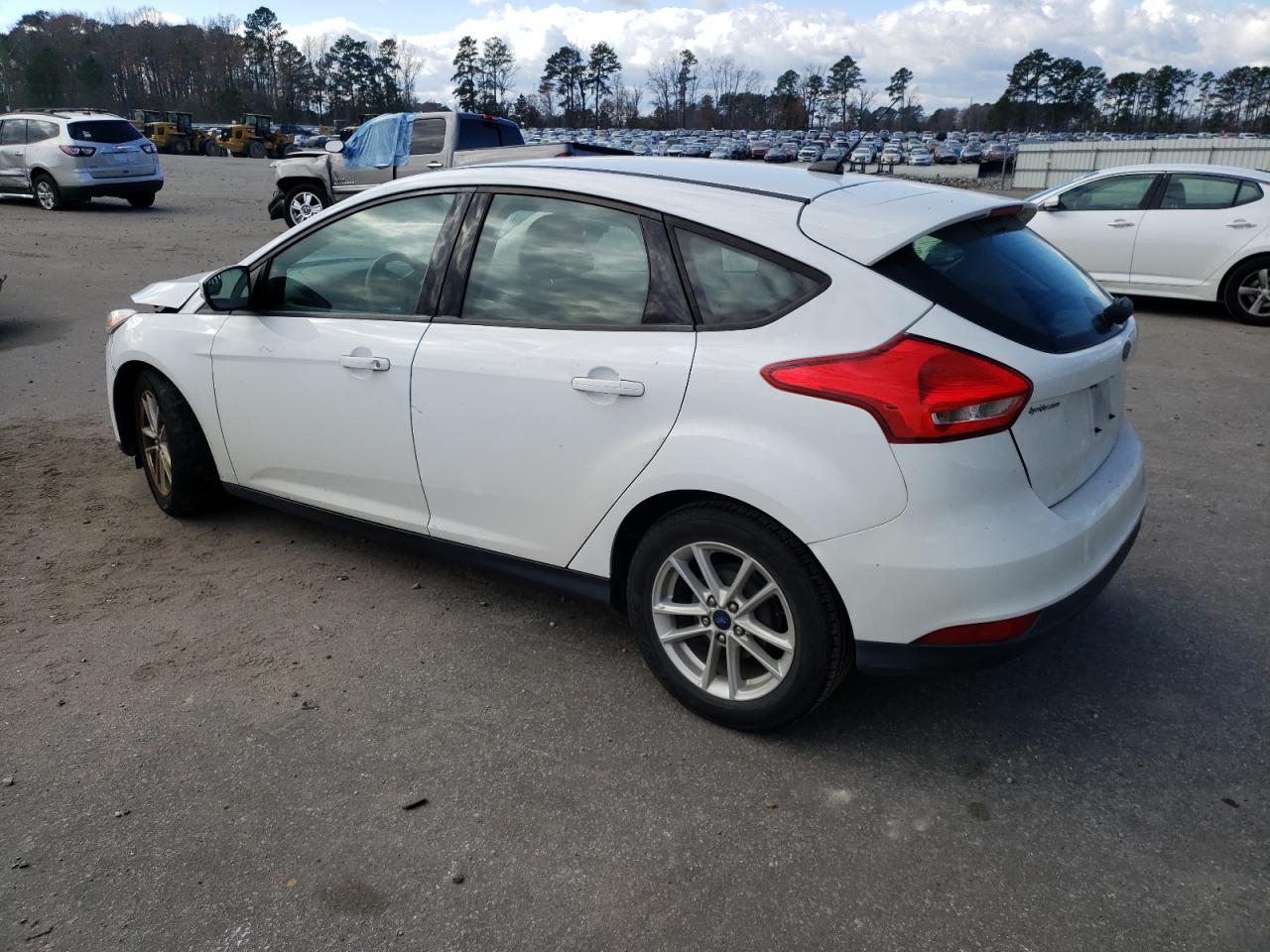 Obraz 2 z 2017 FORD FOCUS SE 2017 z VIN 1FADP3K26HL296509